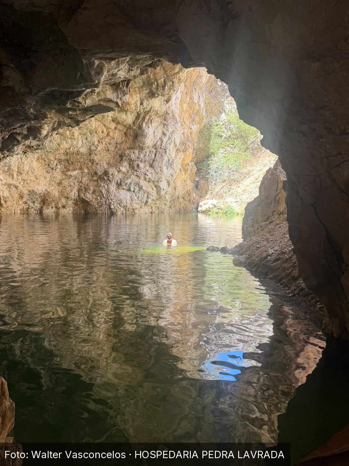 Gruta do olho verde