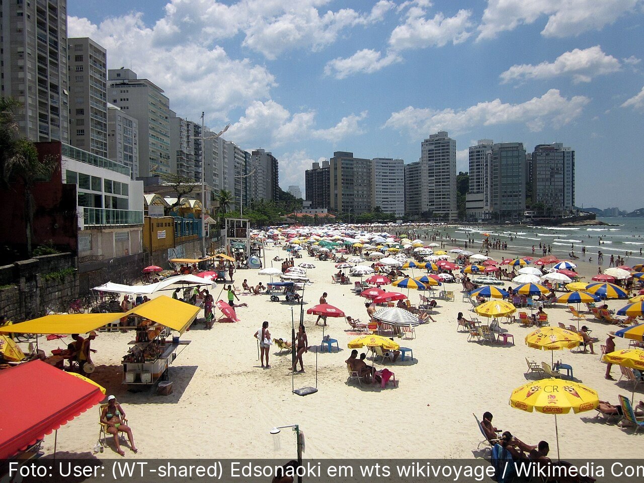 Praia das Pitangueiras — Foto: User: (WT-shared) Edsonaoki em wts wikivoyage / Wikimedia Commons (Domínio público)