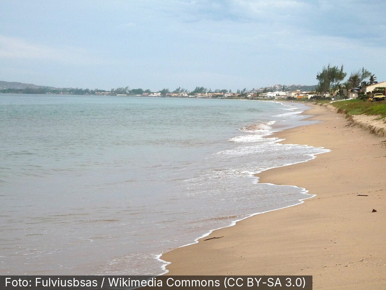 Praia Rasa — Foto: Fulviusbsas / Wikimedia Commons (CC BY-SA 3.0)