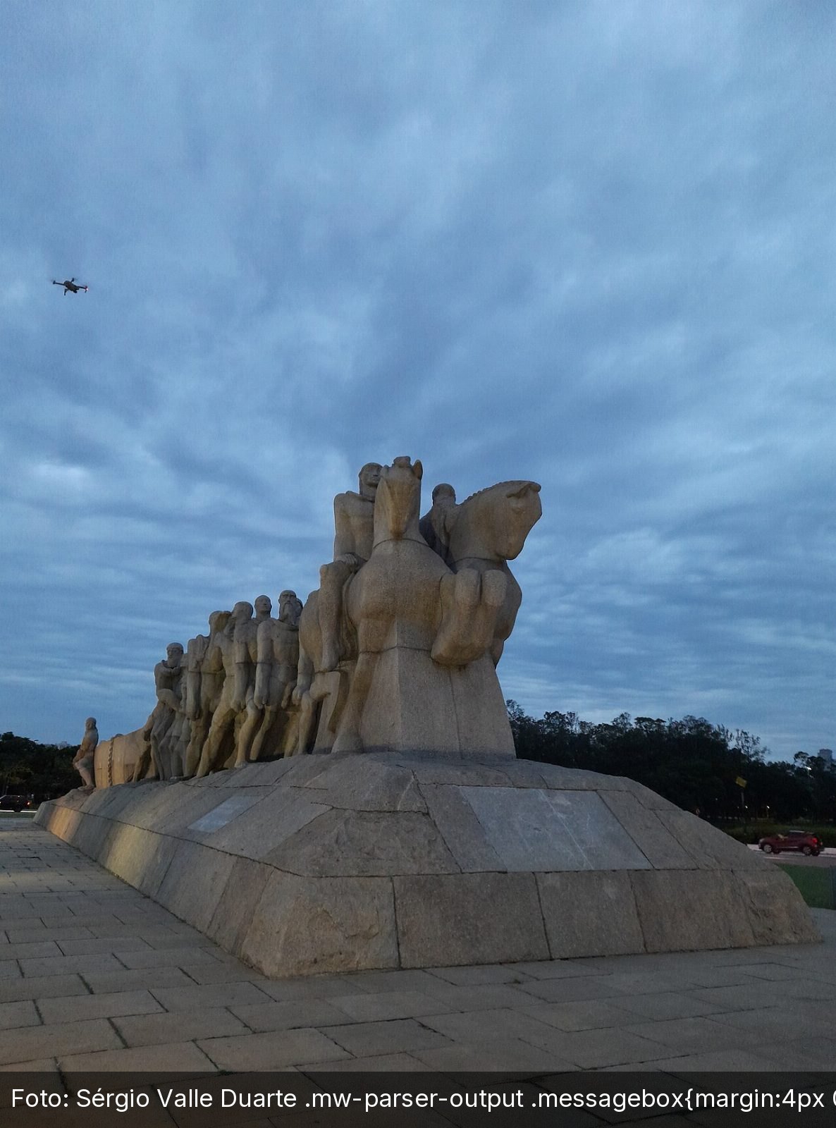 Monumento às Bandeiras — Foto: Sérgio Valle Duarte .mw-parser-output .messagebox{margin:4px 0;width:auto;border… / Wikimedia Commons (CC BY 3.0)