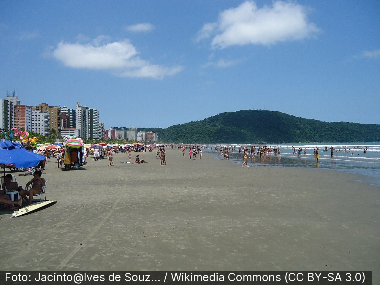 Praia do Canto do Forte — Foto: Jacinto@lves de Souz… / Wikimedia Commons (CC BY-SA 3.0)