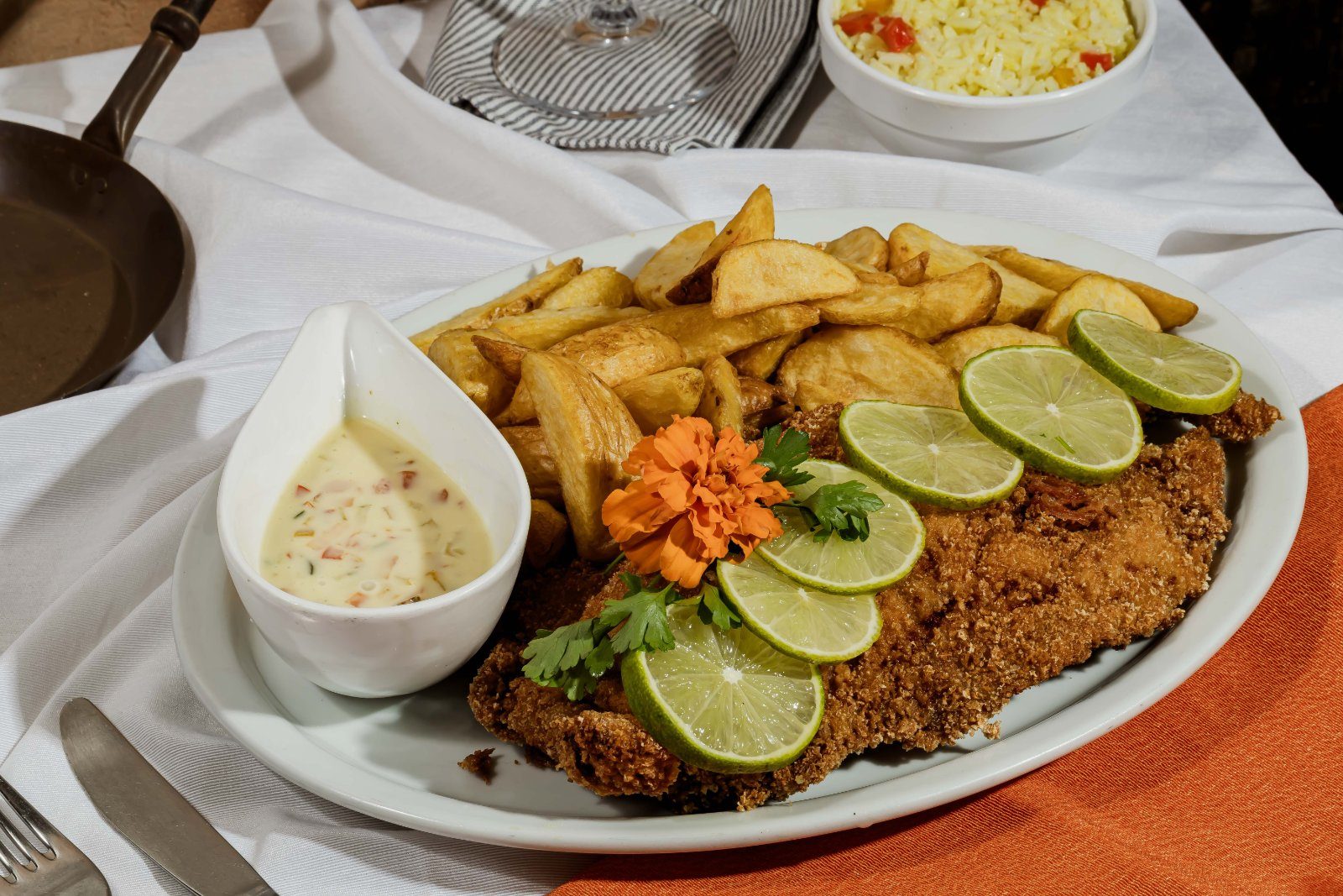 153-SCHNITZEL a moda TRATTERIE serve 2 pessoas