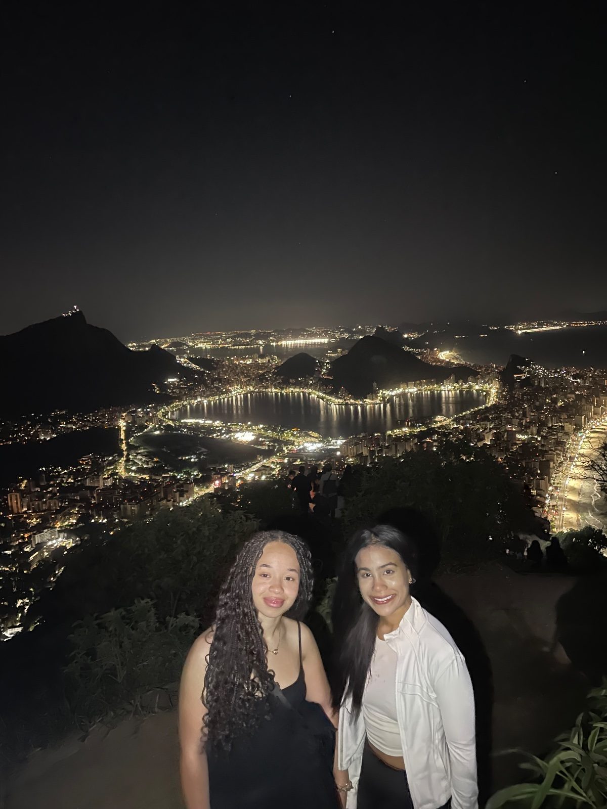 Amanhacer  no morro dois irmãos — foto 3 de 3