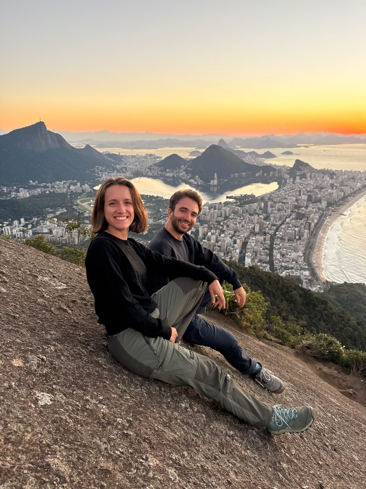Amanhacer  no morro dois irmãos