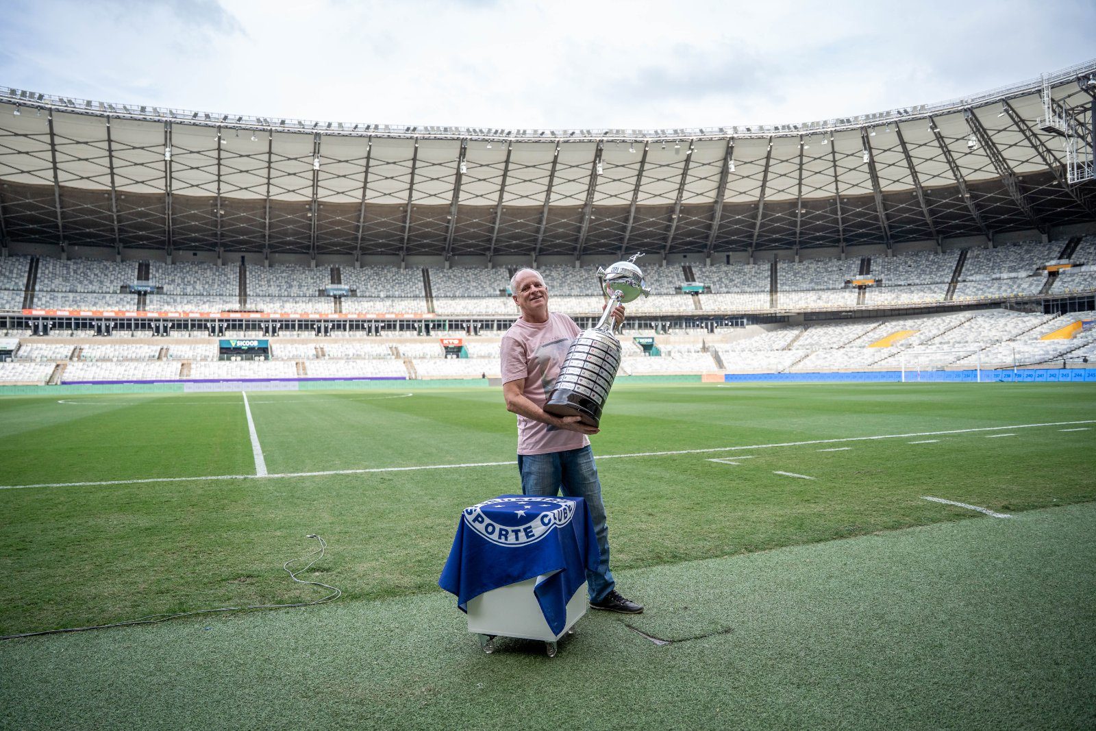 EVERTON CASTRO VITORINO
