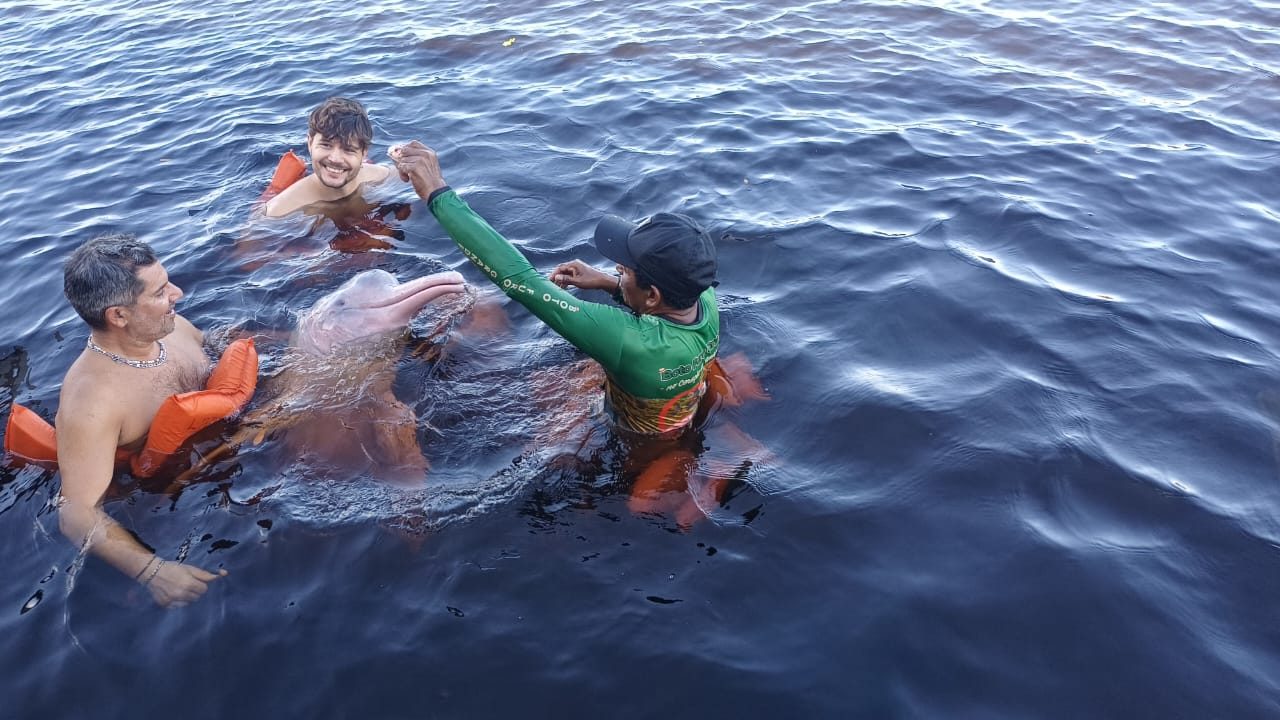 Experiência Amazônica: Visita de 5 Horas à Comunidade Indígena Tuiuka + Nado com Botos Cor-de-Rosa + Almoço — foto 6 de 7