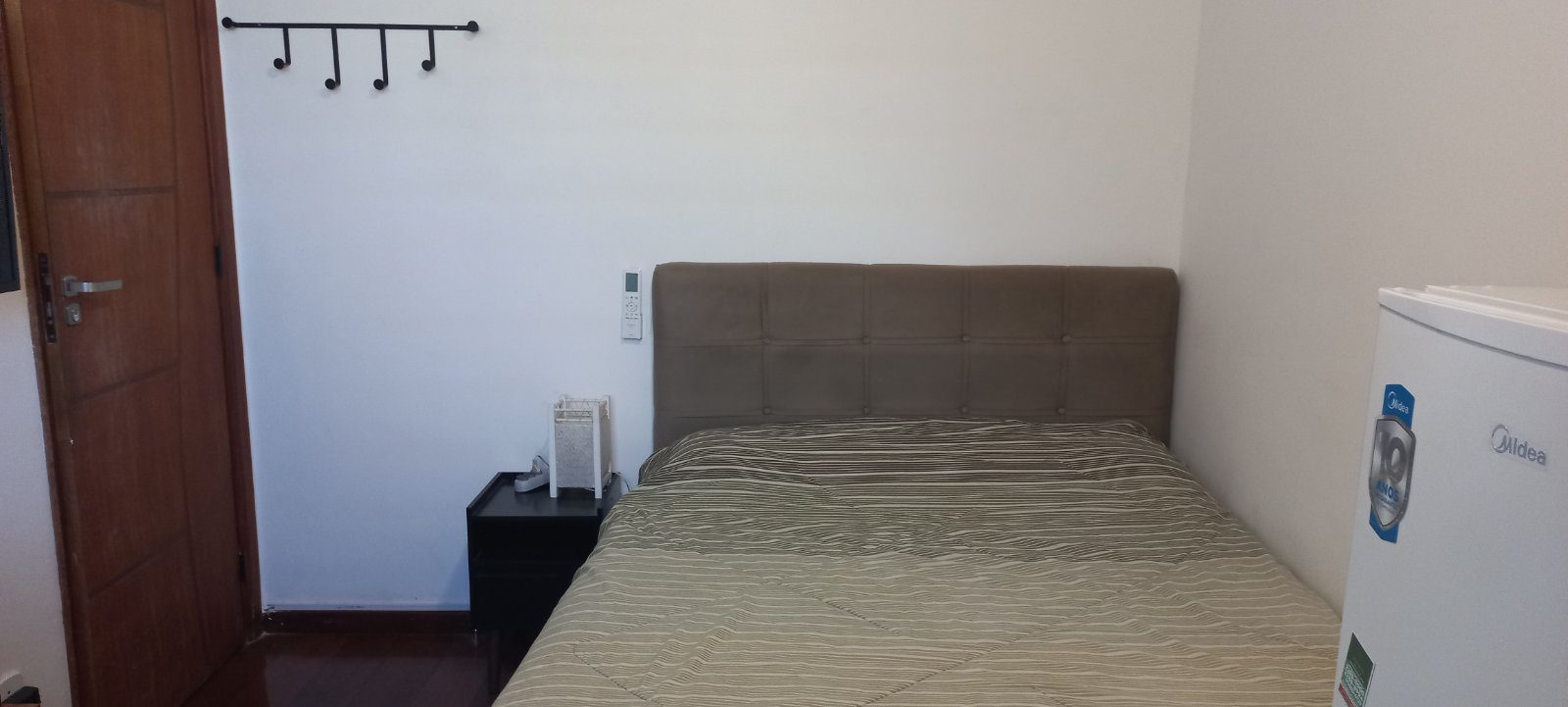 Quarto duplo com banheiro compartilhado — foto 2 de 3